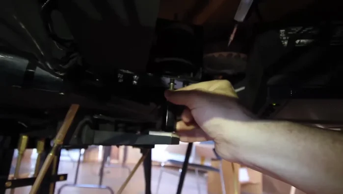 When the lift is correct, tighten the lock nut.