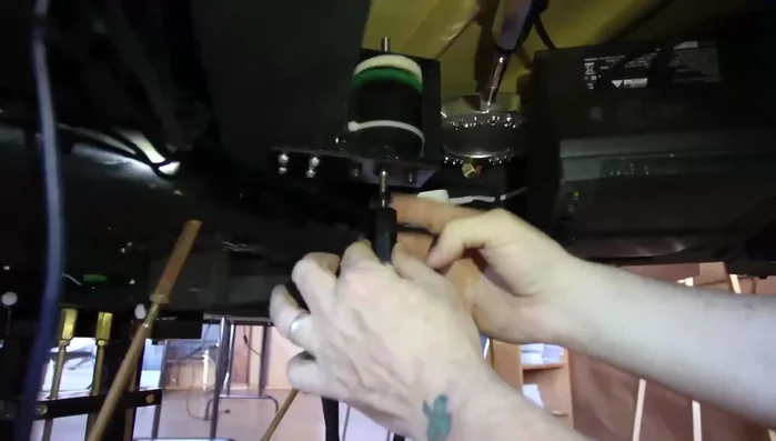 Tighten the lock nut.