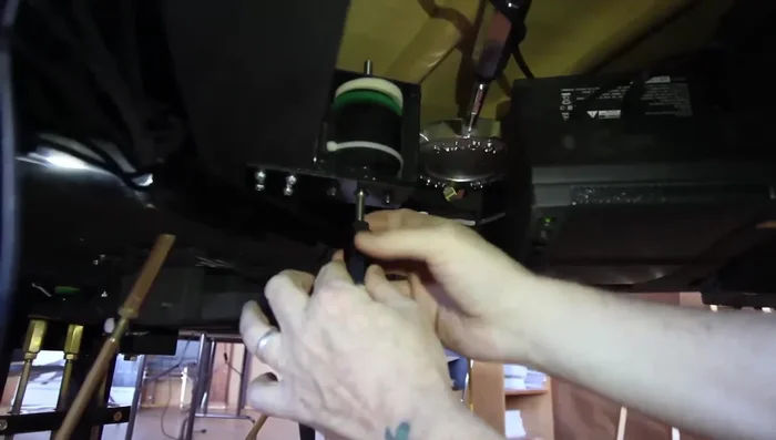 When the lift is correct, tighten the lock nut.