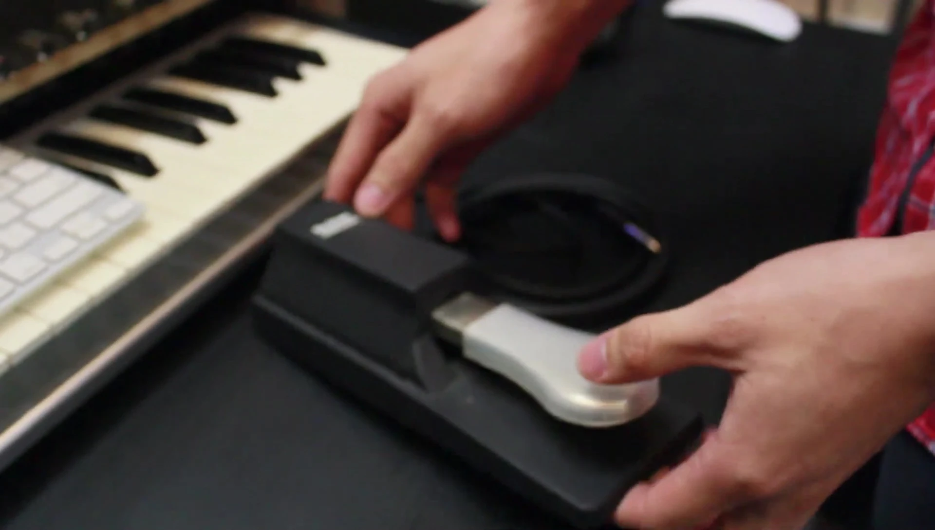 Piano-style sustain pedal