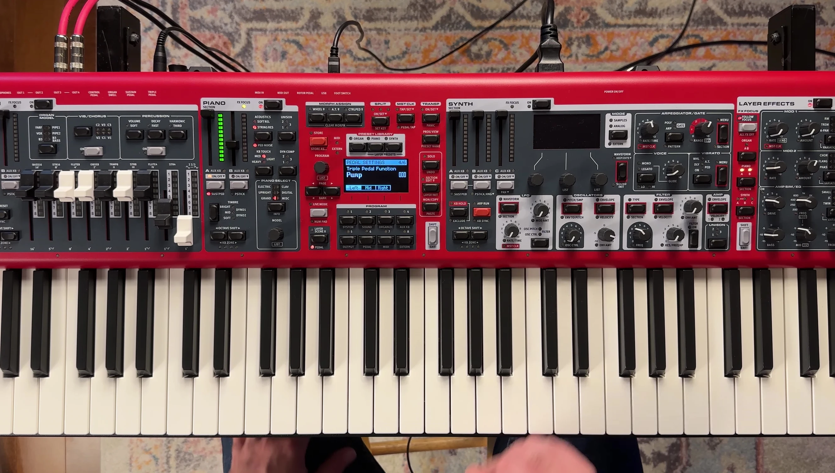 Demonstration of the pump effect using the left pedal.