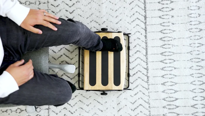 Review of Kensington Comfort Memory Foam Footrest (Memory foam, lockable rocking)