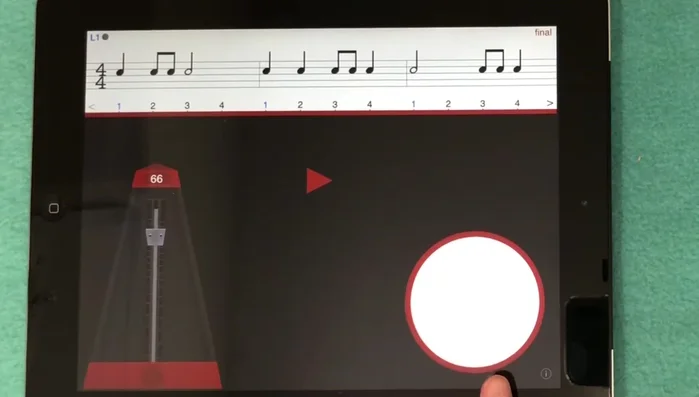 Analyze Your Performance: Review the visual feedback after recording to identify areas for improvement. Pay close attention to the color-coded feedback on each note indicating accuracy.