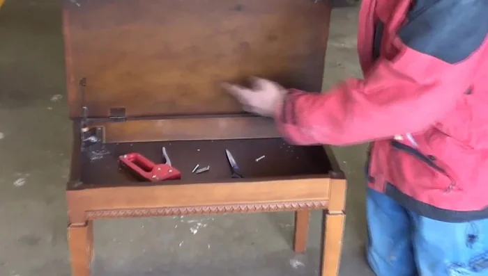 Use a router to round the edges of the wood for comfort.