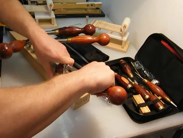 Demonstrating different grip techniques for fine tuning and various situations.