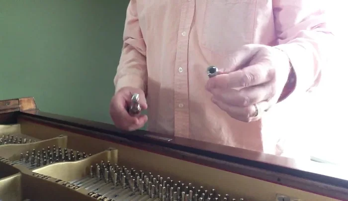 Professional Nylon Handle Tuning Hammer: Offers a nylon handle for enhanced durability and potentially better grip compared to wood.