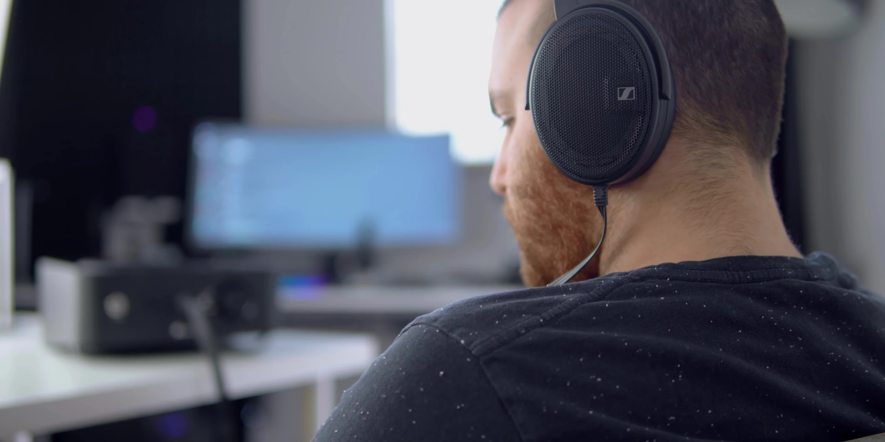 Screenshot of the HE-60 headphones