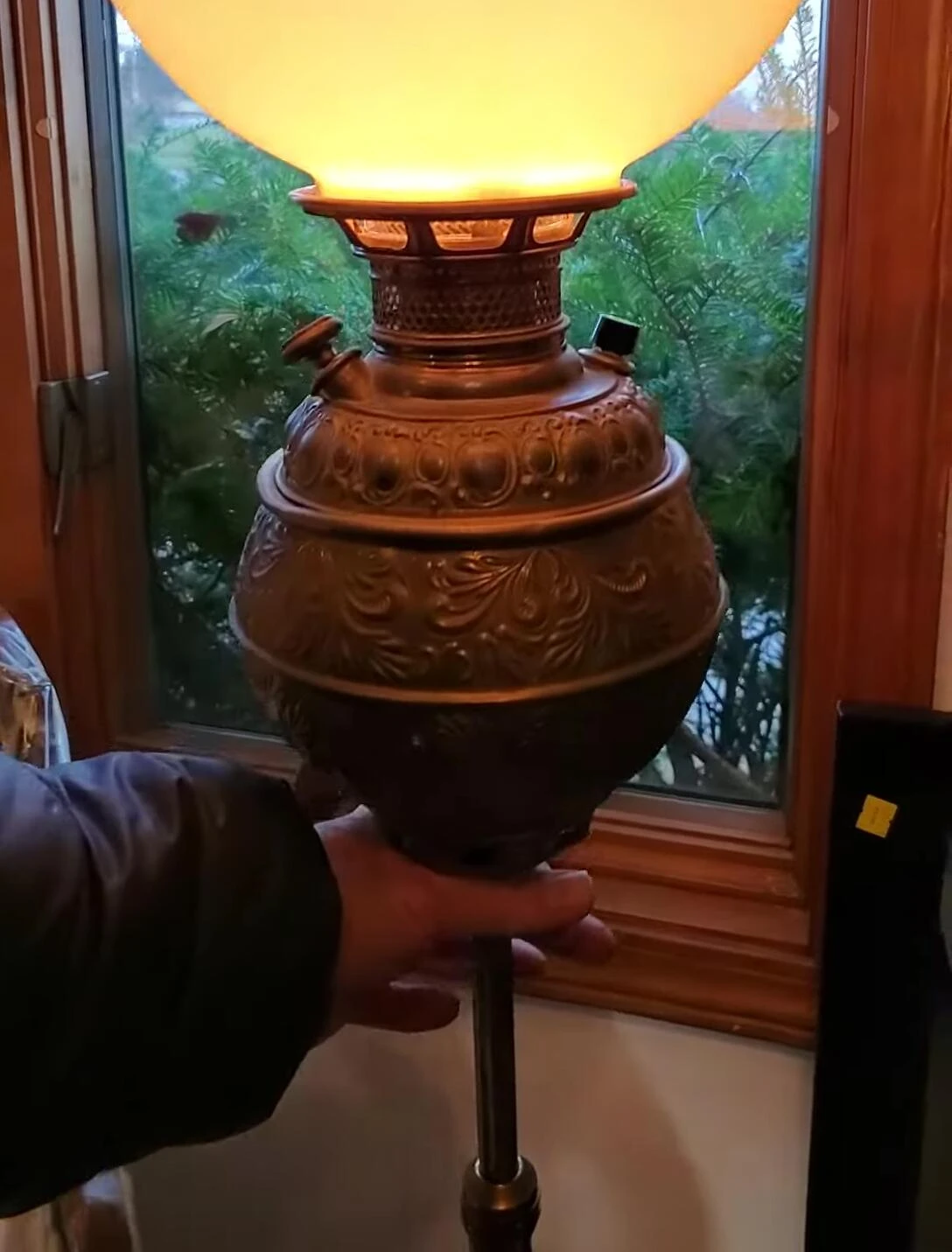 Final shot of the lamp, highlighting its overall design