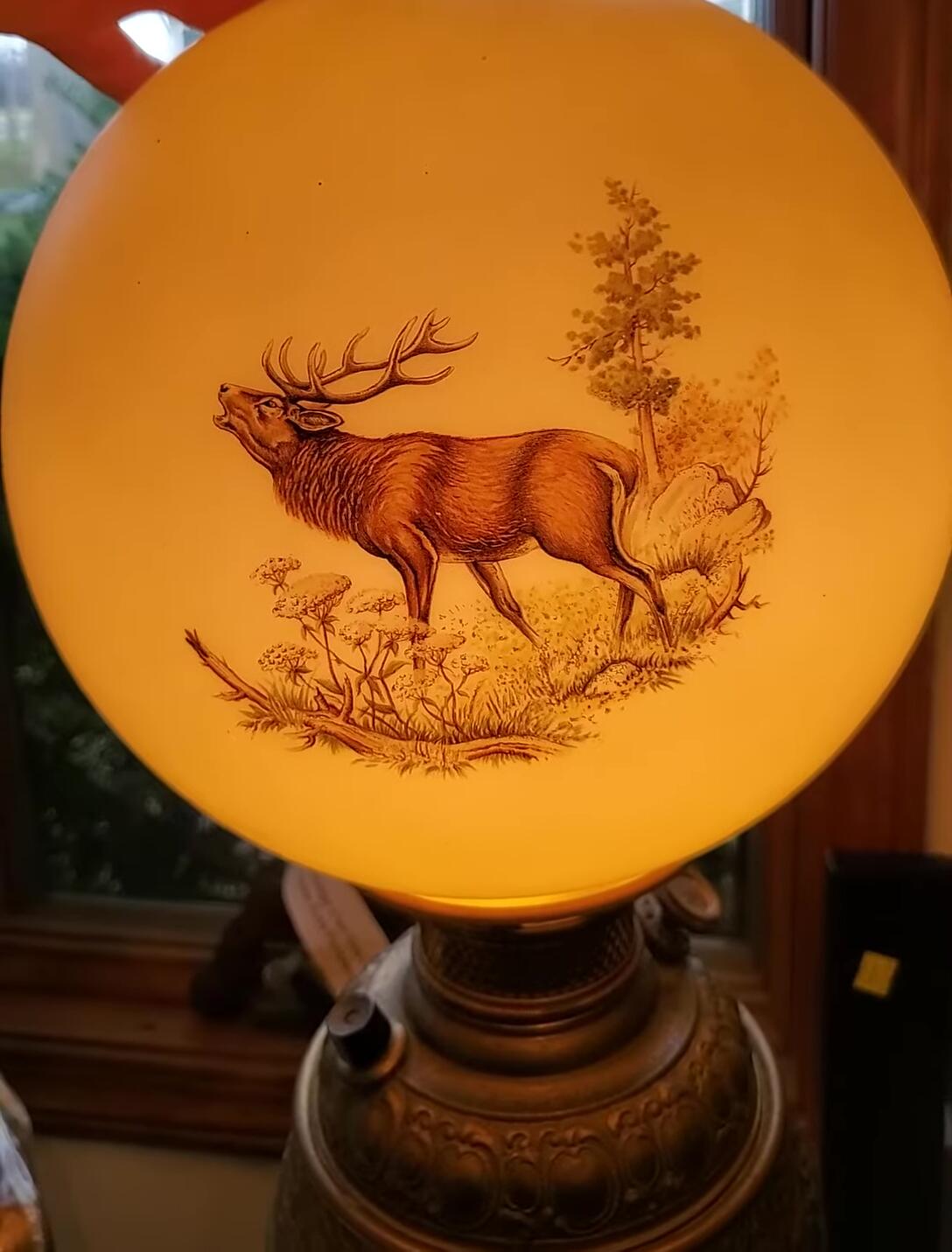 Close-up of the elk on the rear of the lamp