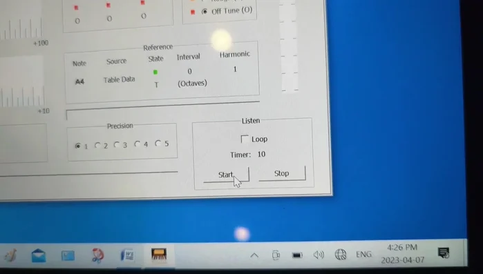 Use the 'Loop Off' setting to check the current pitch. Strike the corresponding key (A4 in this case).