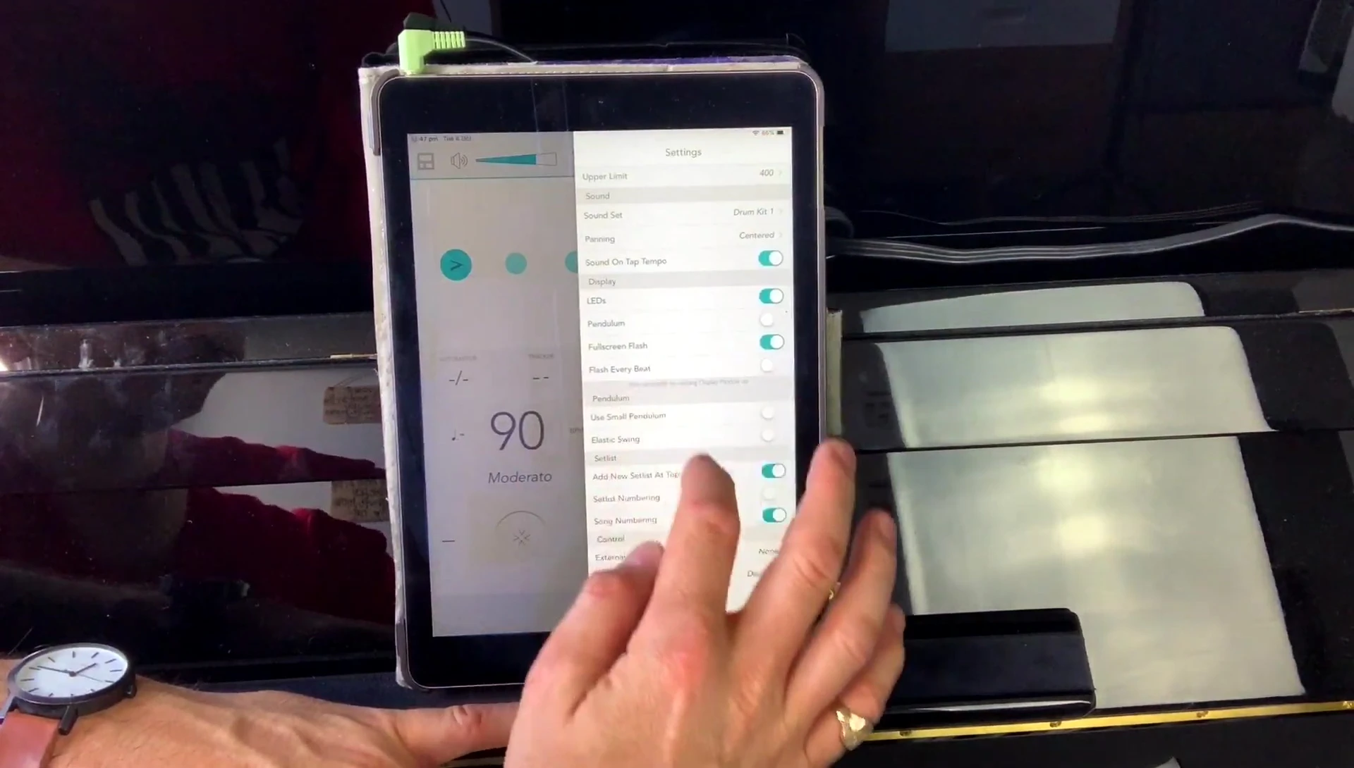 Screenshot showing the pendulum visual aid.