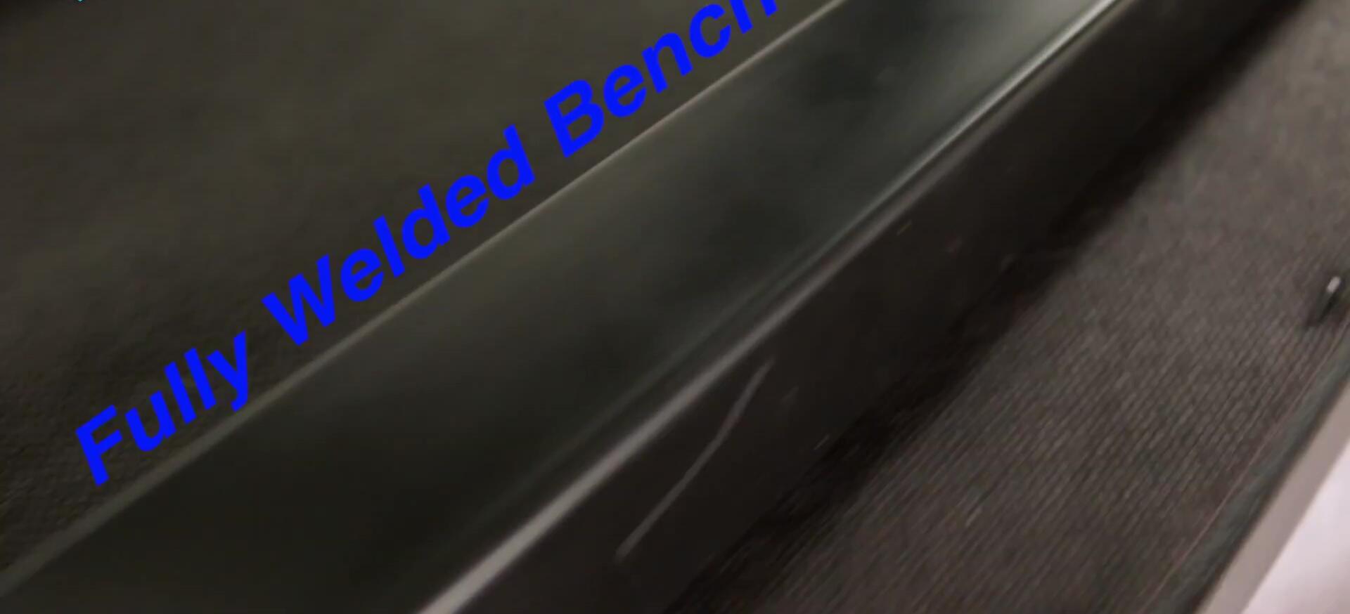 Text on screen indicating the weight capacity.