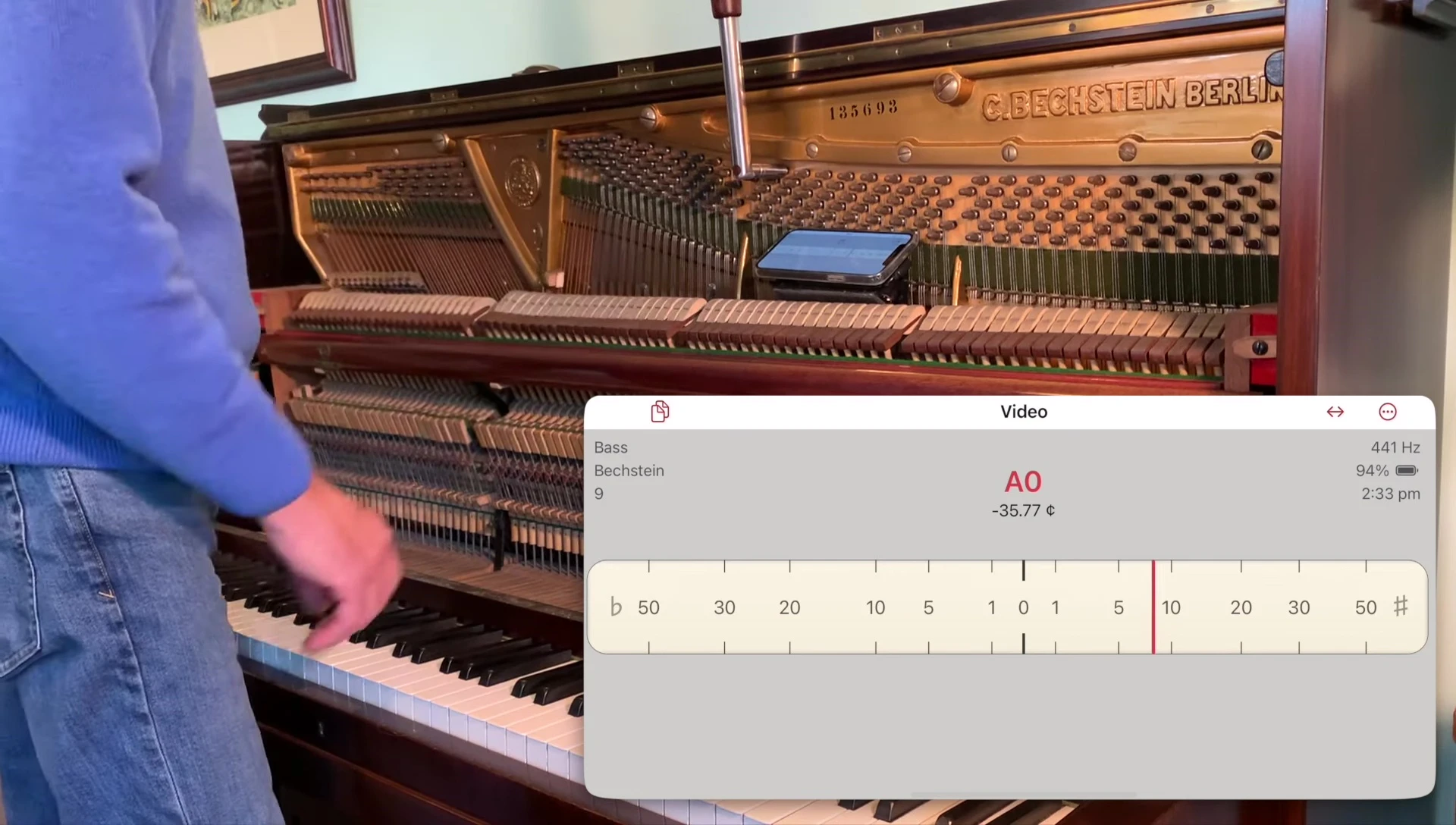 Pianoscope showing the pitch adjustment process for a low note