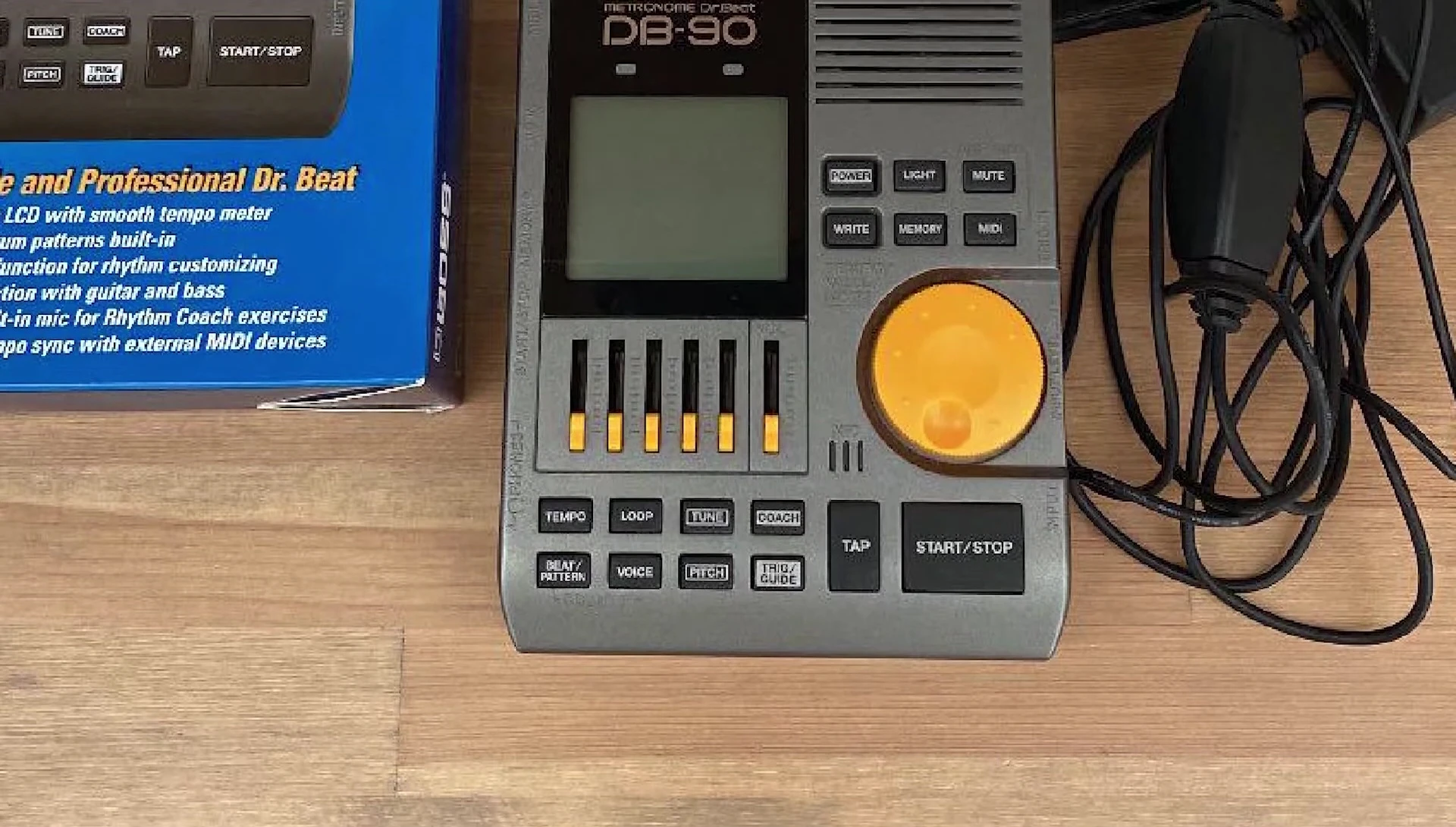 Boss DB-90 showing rubber pads and sturdy build