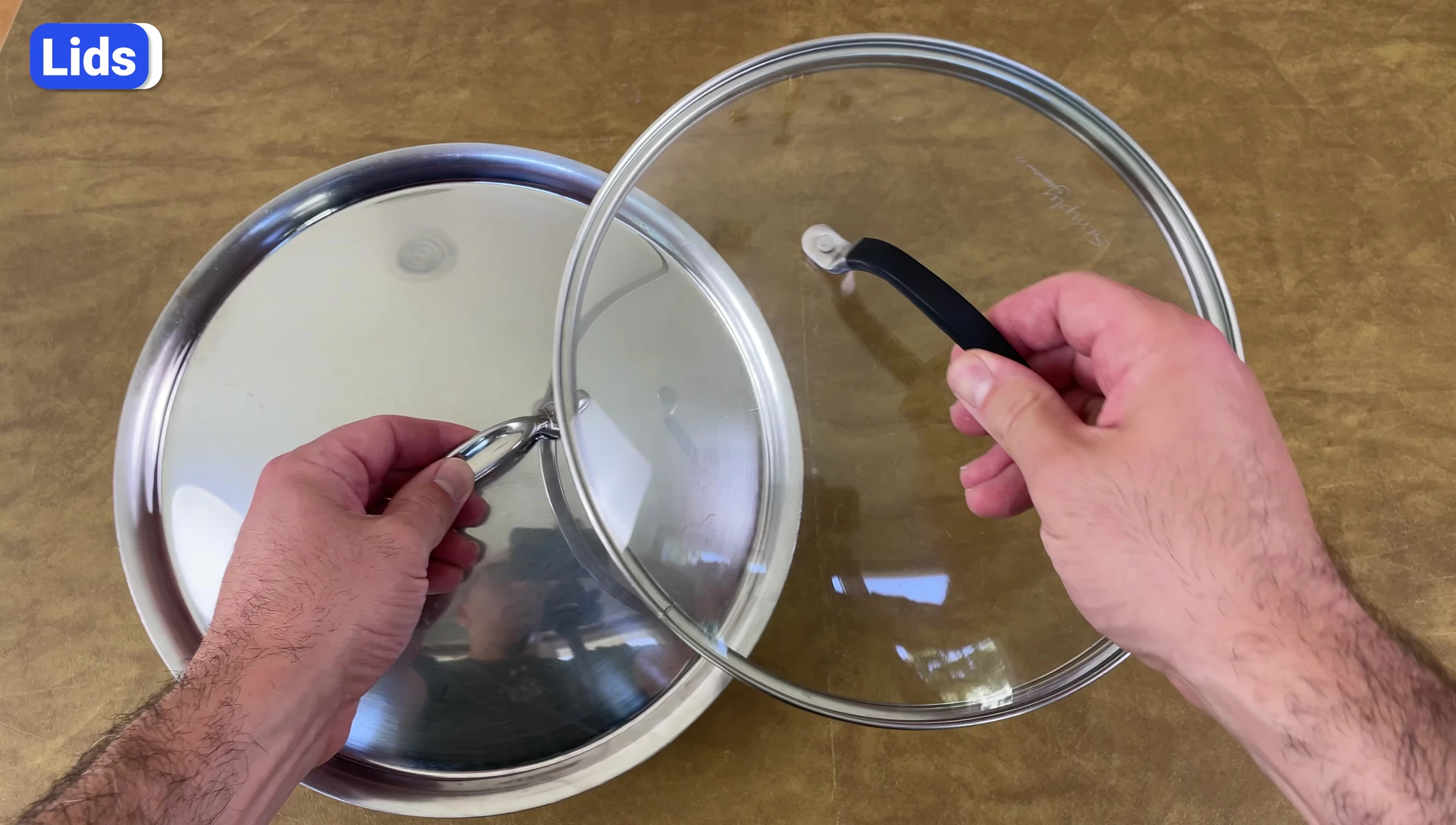 Example of a pan with a glass lid.