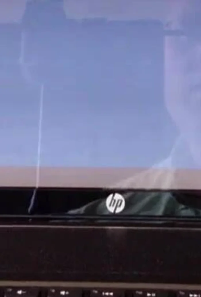 Utilize the auto note-switching feature to efficiently move between notes during the tuning process.