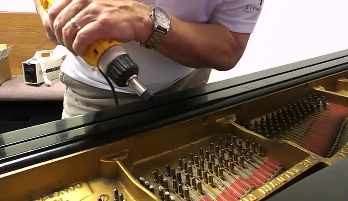 Insert the black cleaning bushing firmly inside the Big Stiff bushing.