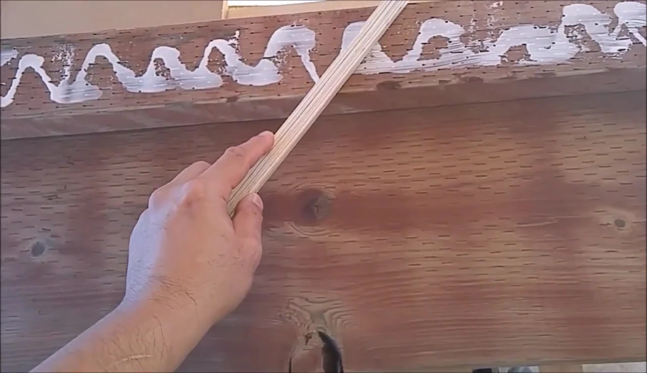 Applying wood glue to the joints.