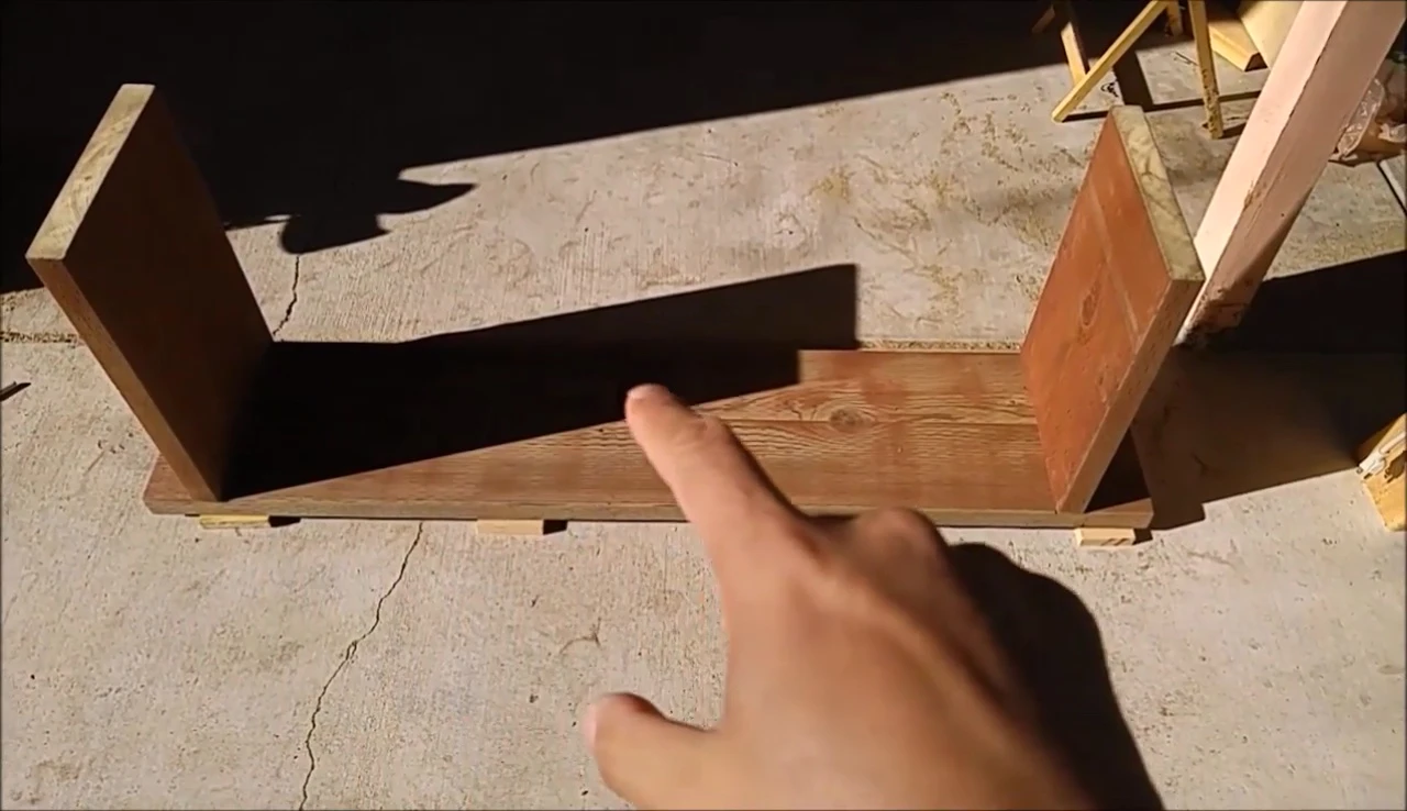 Close-up view of the support beam.