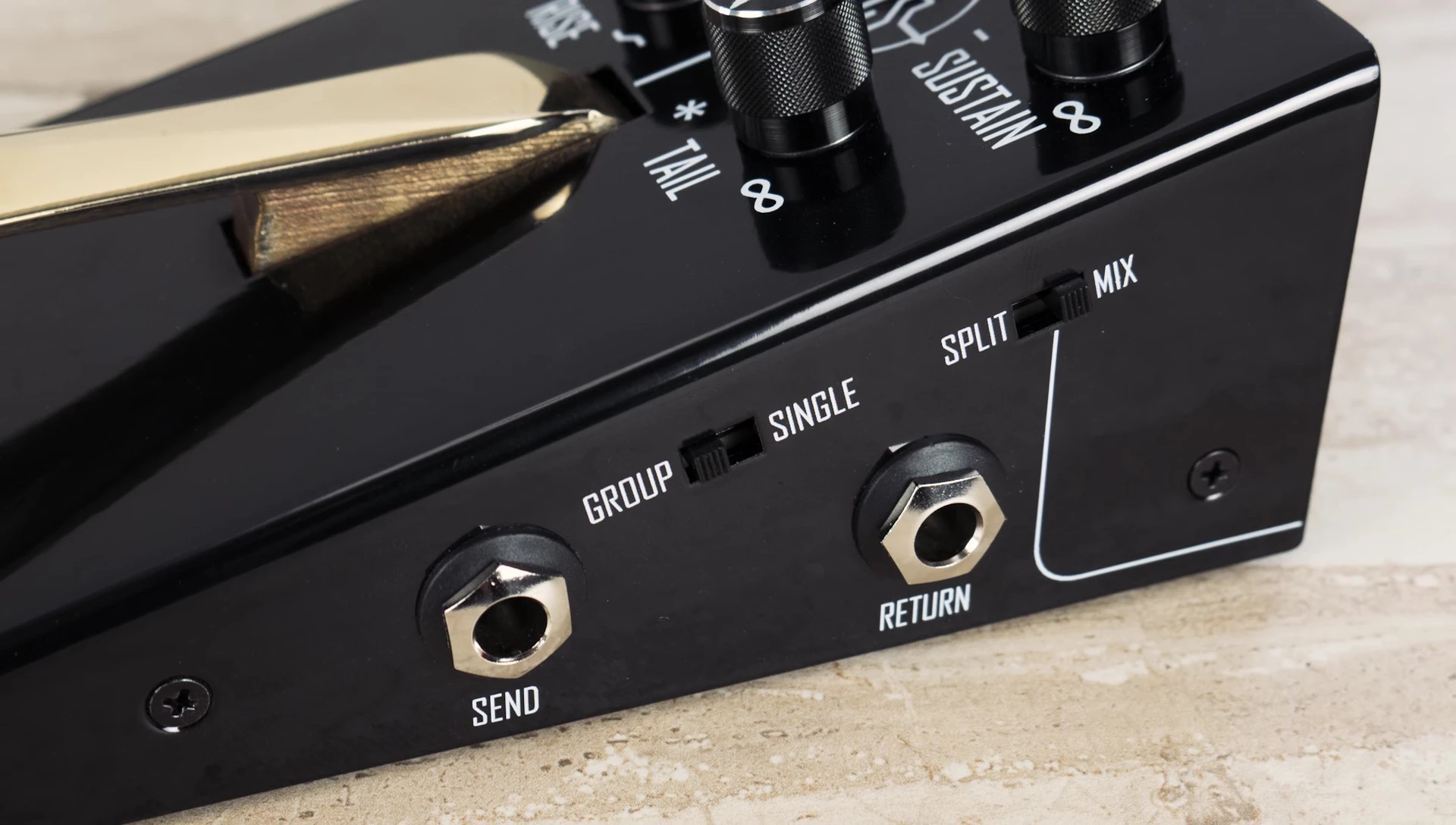 The single/group switch on the pedal highlighted.
