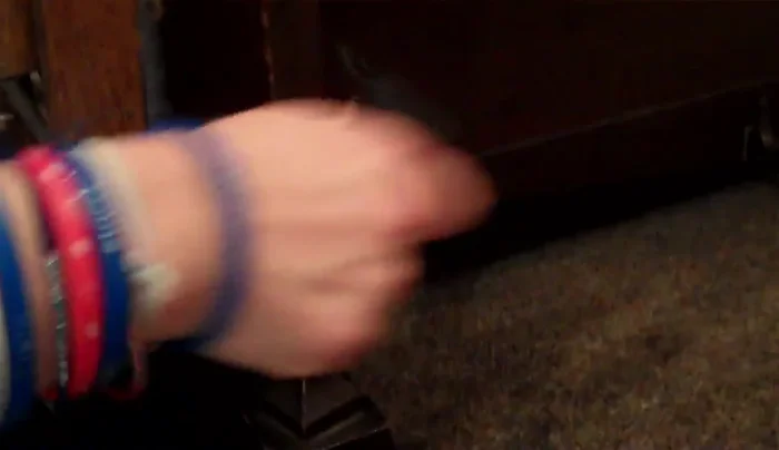 Tighten straps to flush the piano against the device.